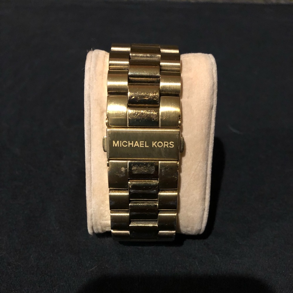 Michael Kors - Picture 2 of 4